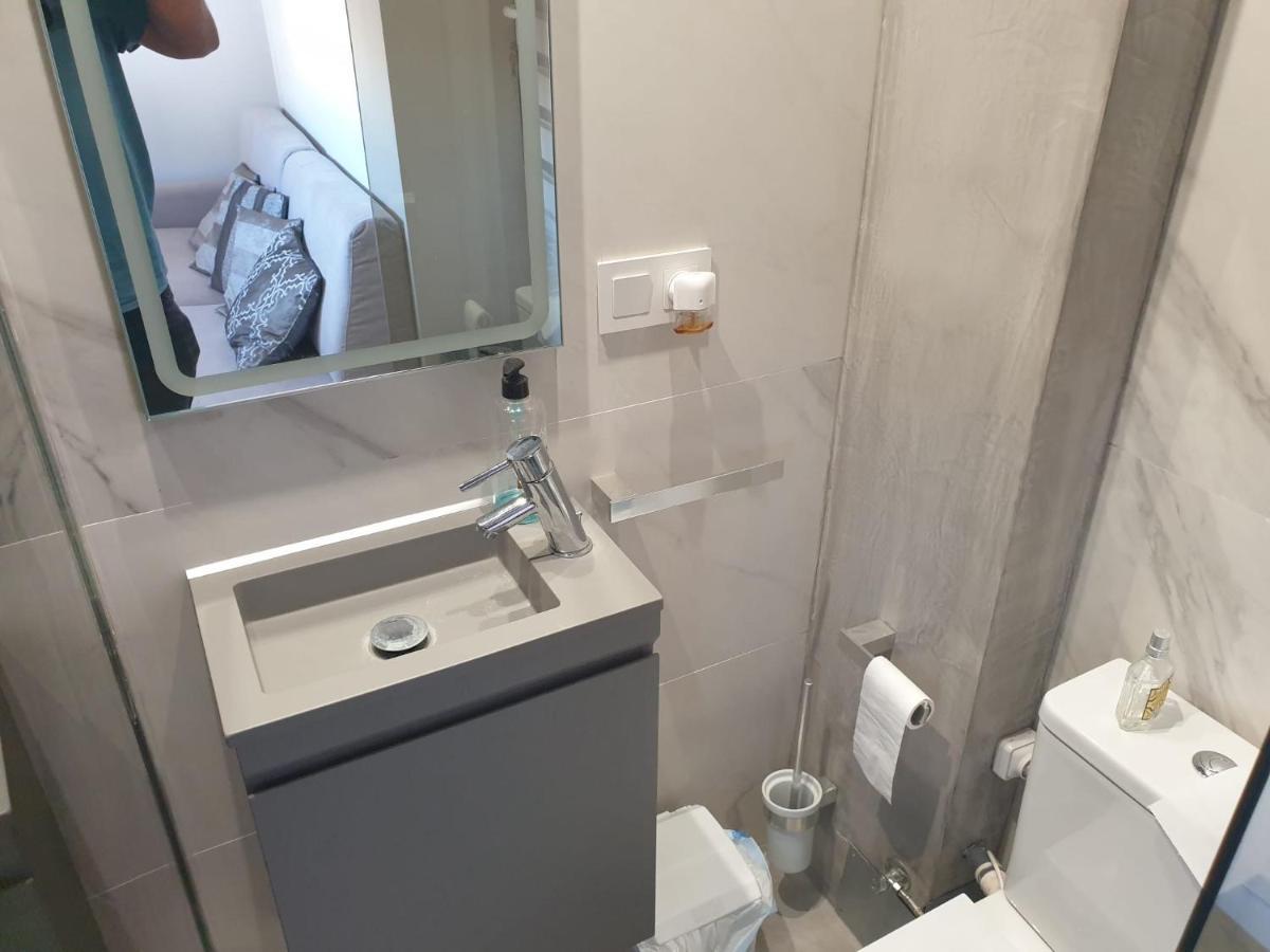 Atico Con Terraza Y Jacuzzi En El Centro Leilighet Valencia Eksteriør bilde