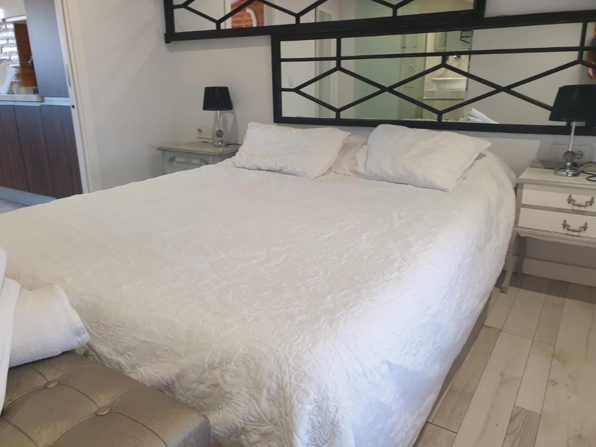 Atico Con Terraza Y Jacuzzi En El Centro Leilighet Valencia Eksteriør bilde