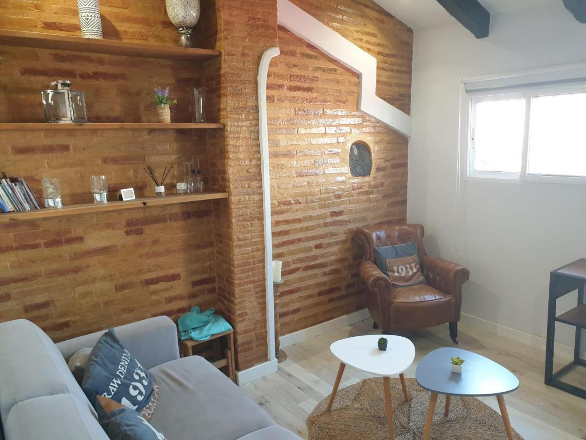 Atico Con Terraza Y Jacuzzi En El Centro Leilighet Valencia Eksteriør bilde
